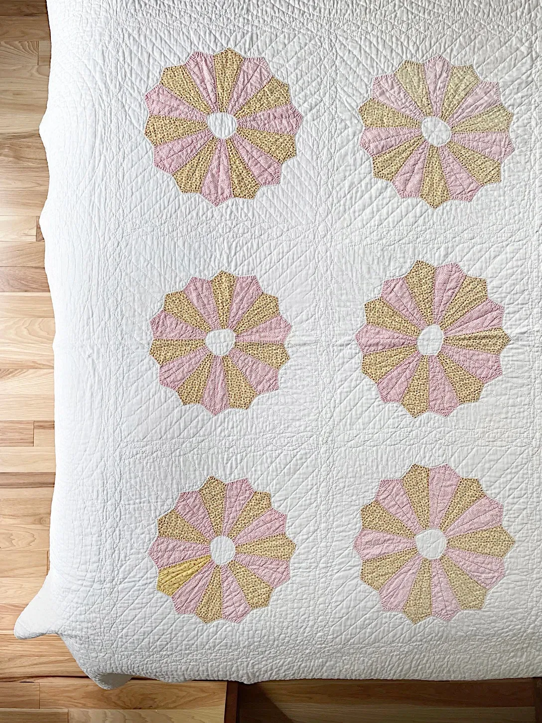 Antique Dresden Plate Quilt