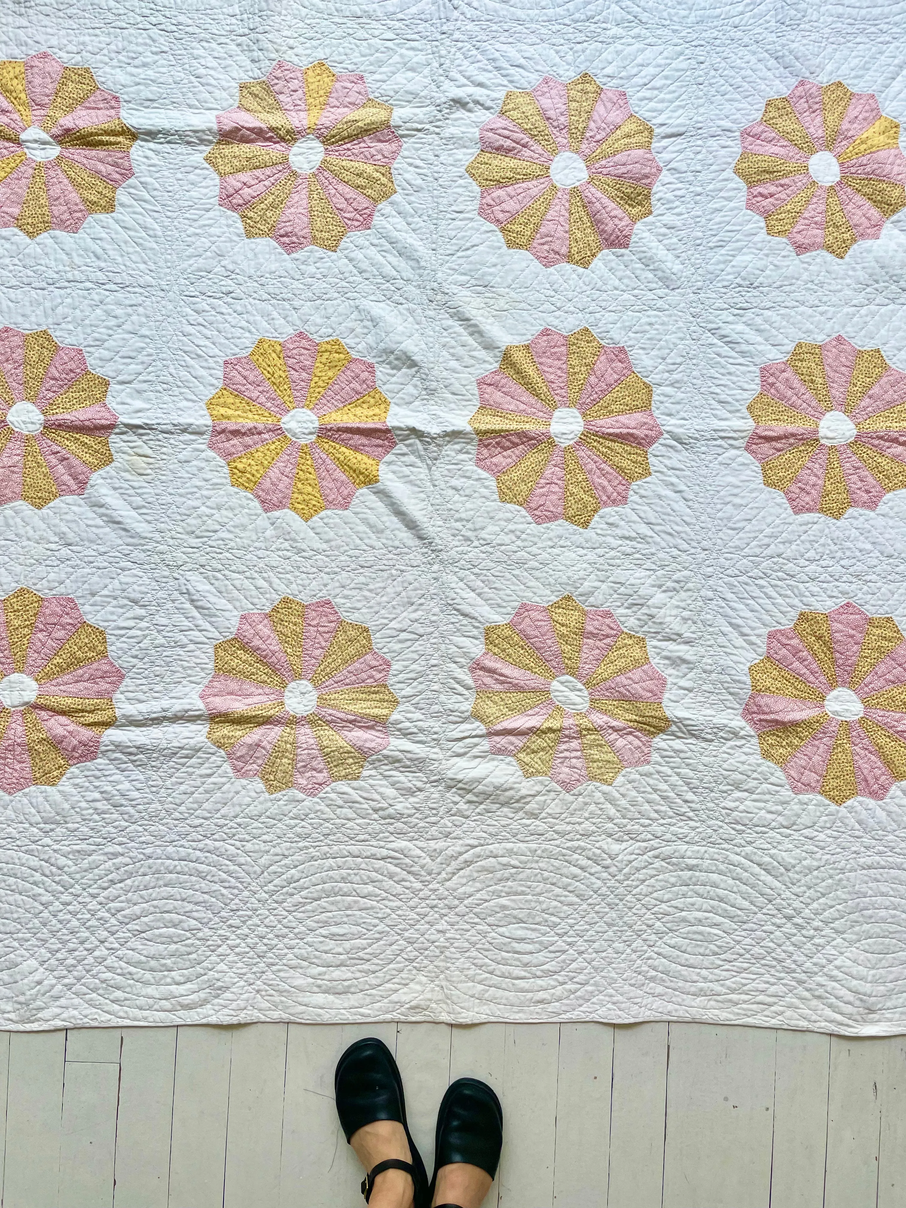 Antique Dresden Plate Quilt