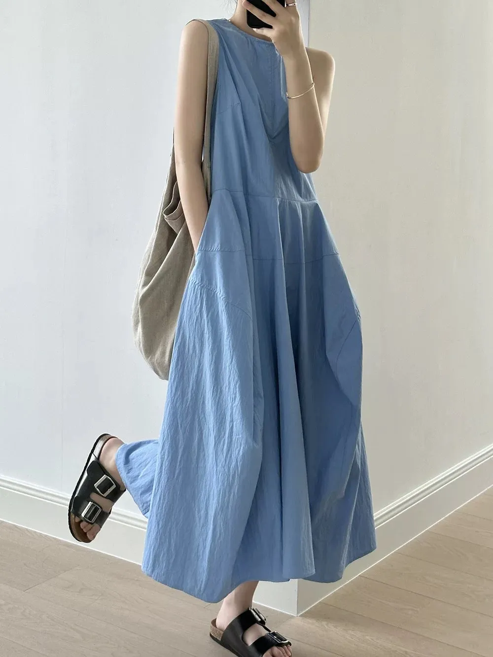 Blue dress for women, summer design, high-end, waist-cinching long skirt, French buds, large hem, sleeveless vest dress