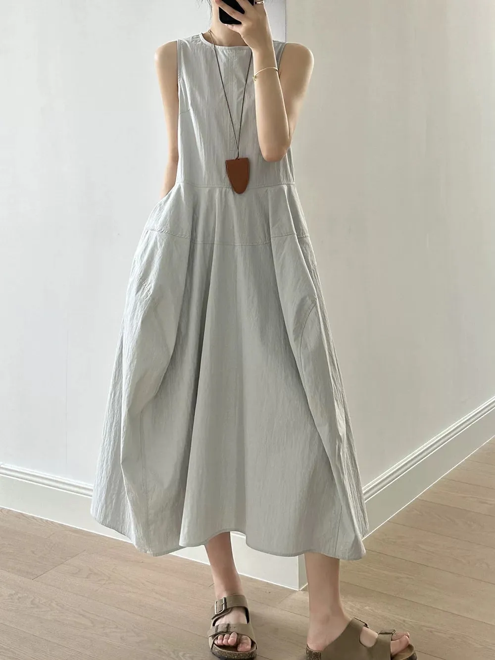 Blue dress for women, summer design, high-end, waist-cinching long skirt, French buds, large hem, sleeveless vest dress