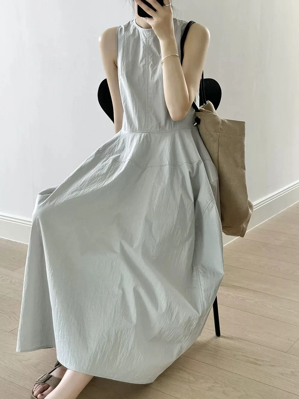 Blue dress for women, summer design, high-end, waist-cinching long skirt, French buds, large hem, sleeveless vest dress