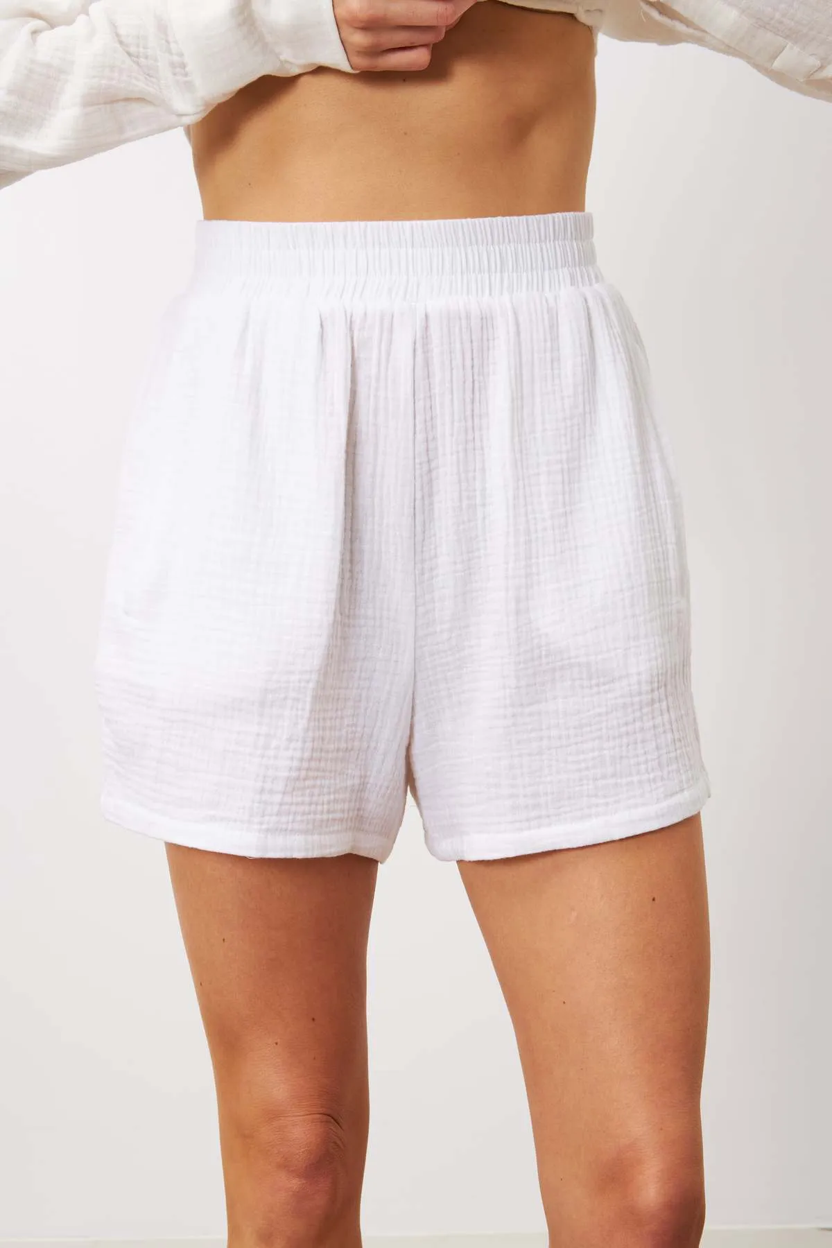 Mila Shorts - Gardenia