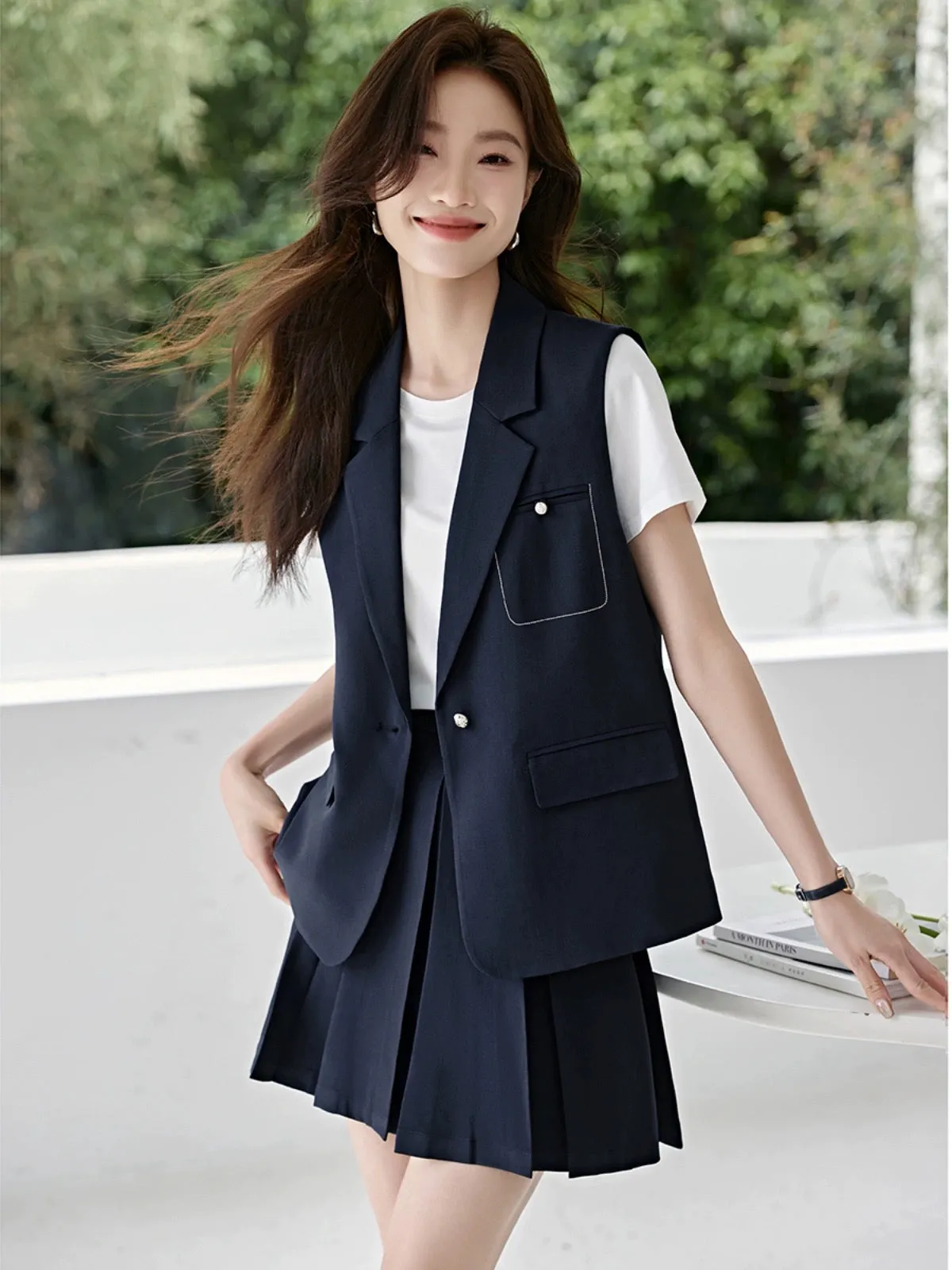 Mohan Yimei Pleasure Workplace Commuting Premium Pleated Skirt and Suit Vest Set 2024 Summer New Set