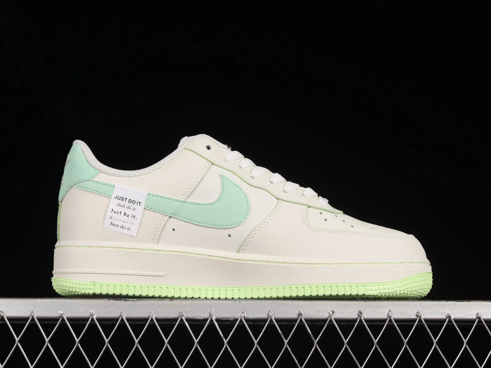 Nike Air Force 1 07 Low Cream White Light Green Metallic Gold FB1839-555