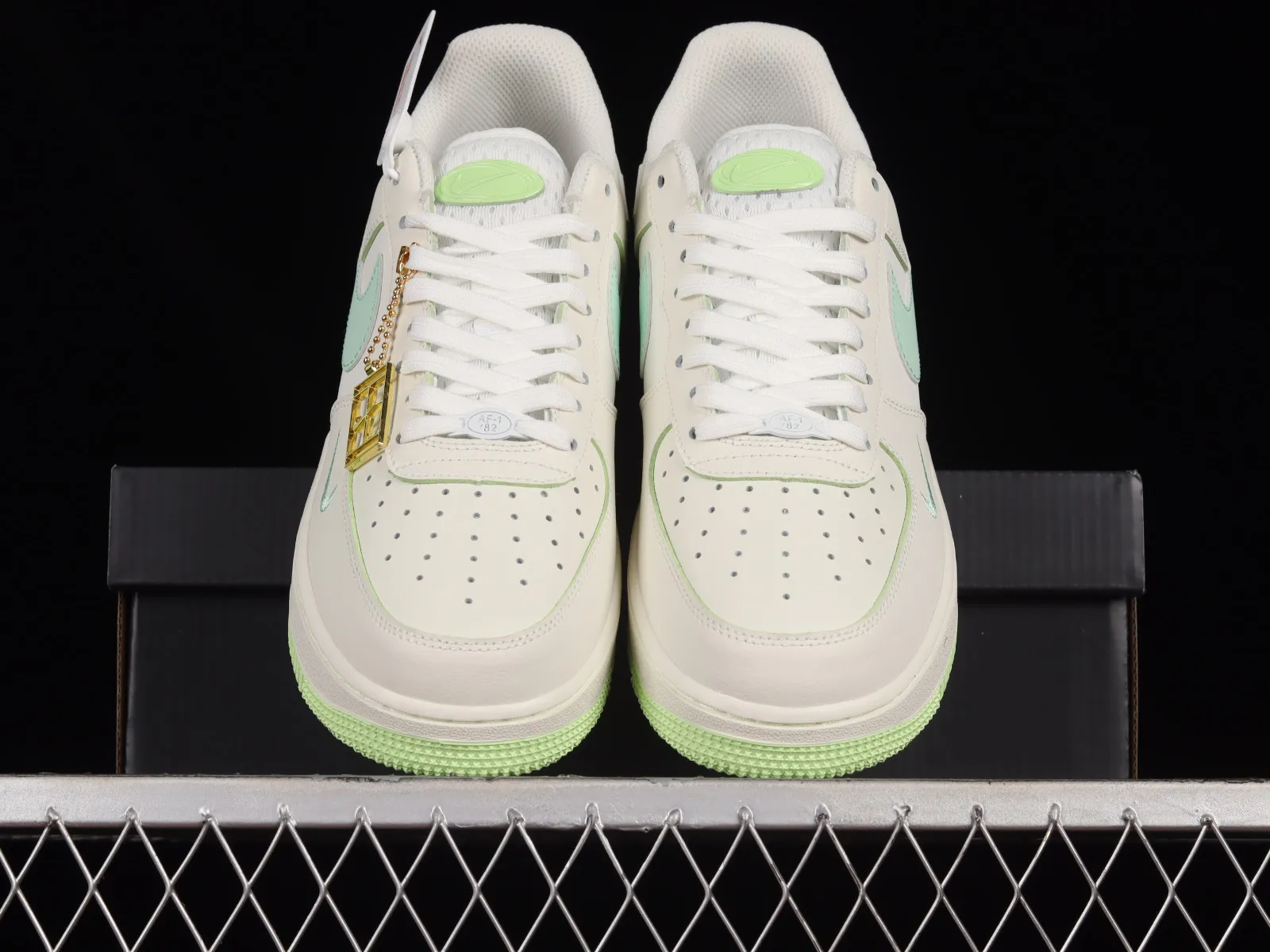 Nike Air Force 1 07 Low Cream White Light Green Metallic Gold FB1839-555