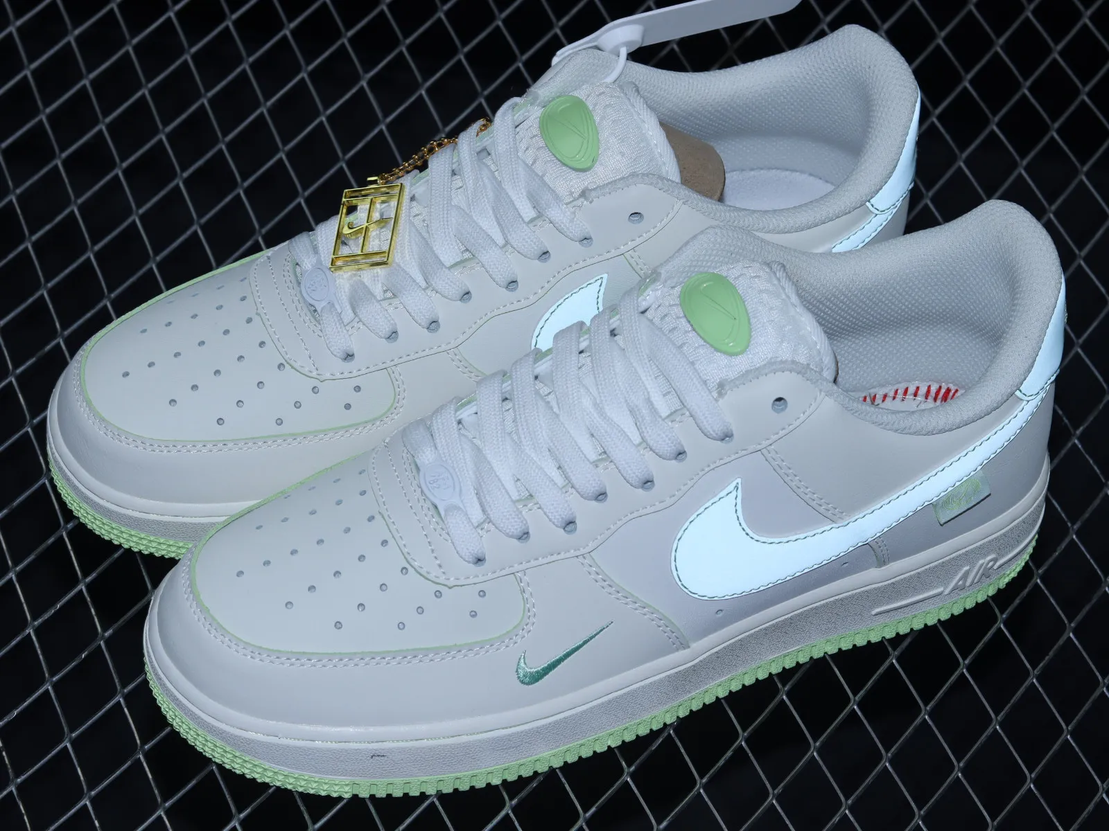 Nike Air Force 1 07 Low Cream White Light Green Metallic Gold FB1839-555