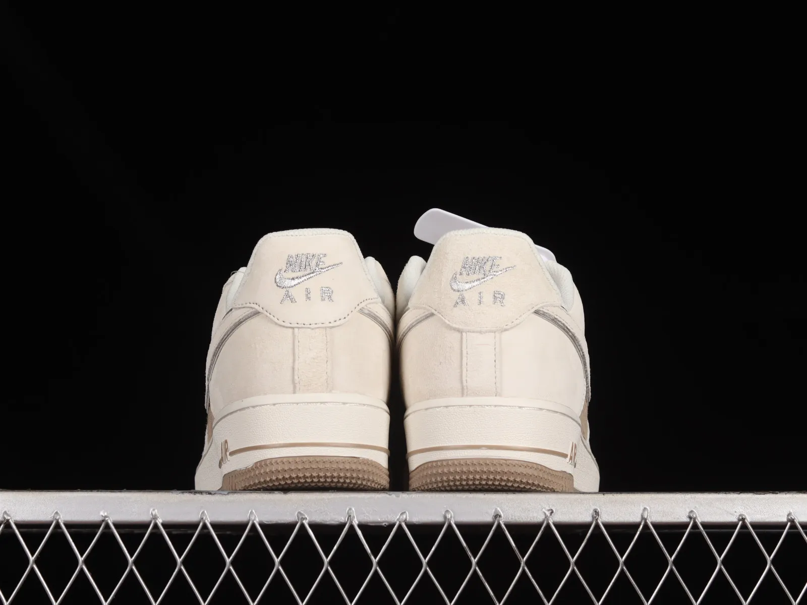 Nike Air Force 1 07 Low Khaki Cream White DQ3966-183