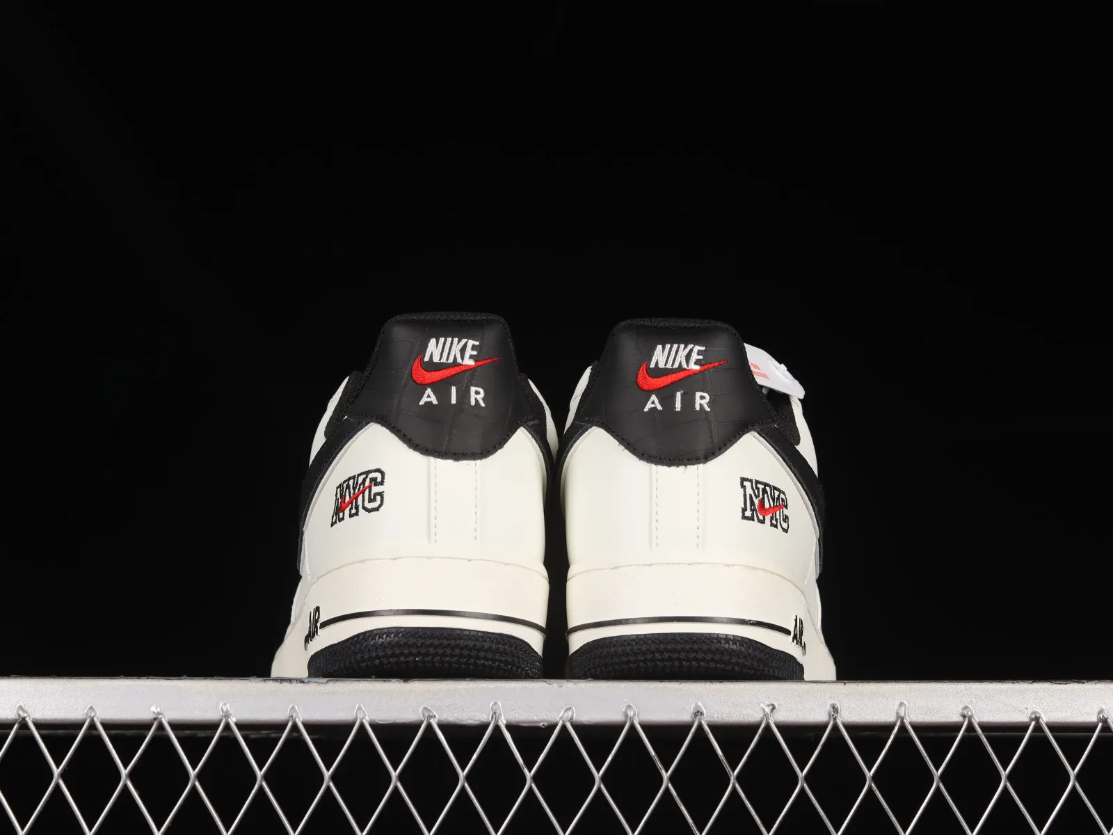 Nike Air Force 1 07 Low NYC Cream White Black Red LG4596-336