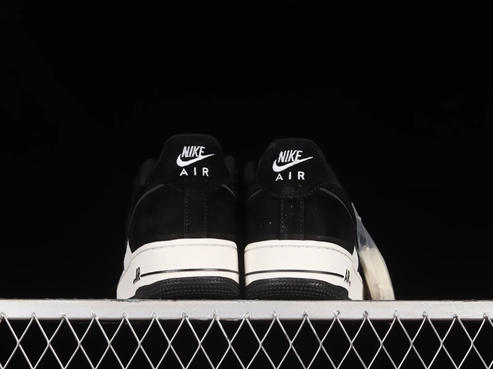 Nike Air Force 1 07 Low Suede Black White MX0820-502