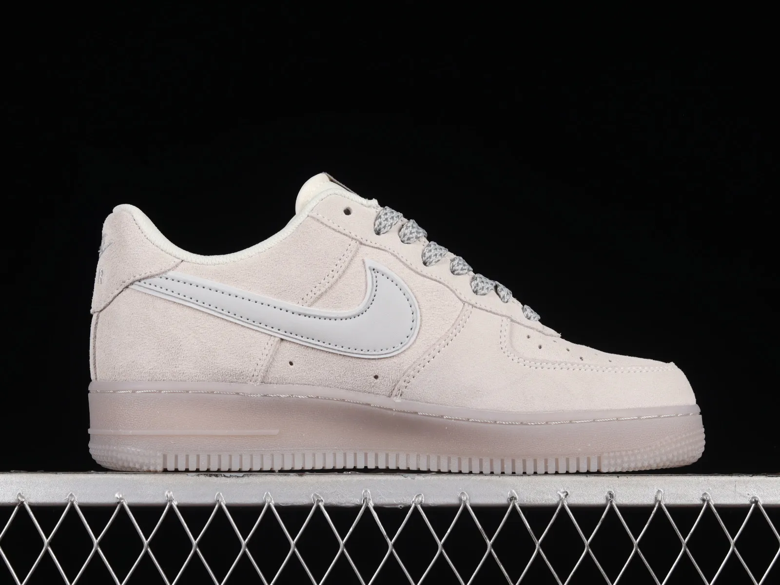 Nike Air Force 1 07 Low Suede Light Grey SI0820-605