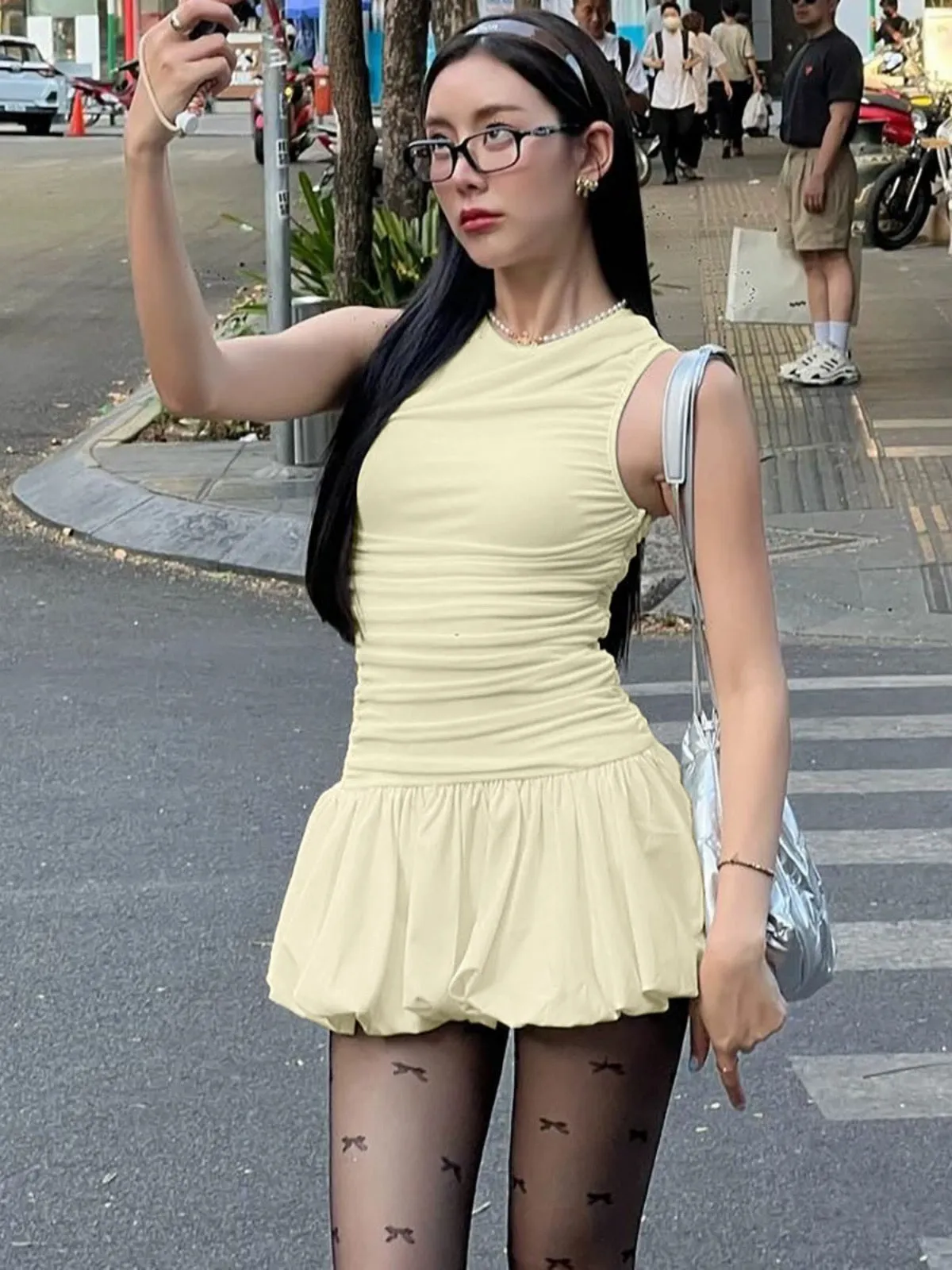 Solid color high-end sleeveless vest dress 2024 summer new hot girl slimming bud skirt short skirt for women