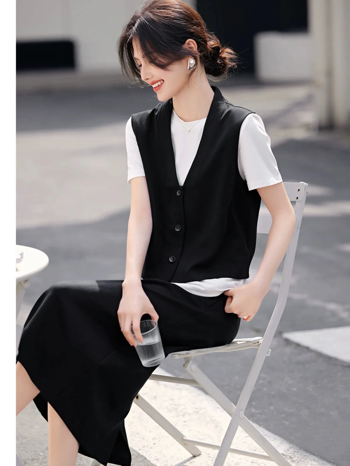 XWI/Xinwei casual style fashion suit women's summer commuting simple vest white T-shirt skirt three-piece set