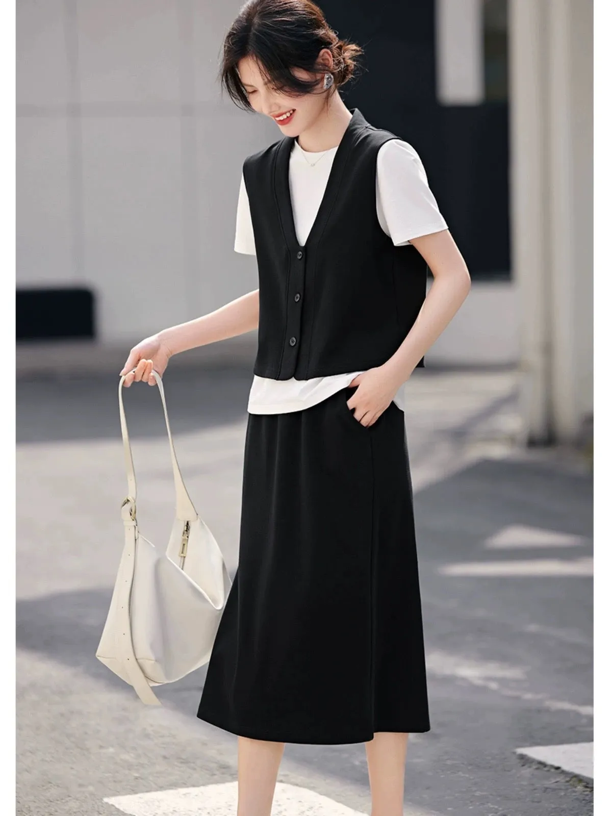 XWI/Xinwei casual style fashion suit women's summer commuting simple vest white T-shirt skirt three-piece set