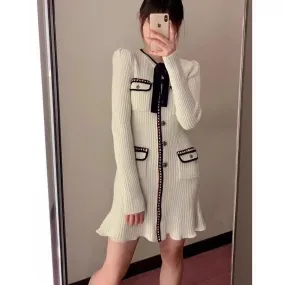 Yin Tao's same style French white small fragrant style round neck bow slim knitted dress design sweater skirt D9191